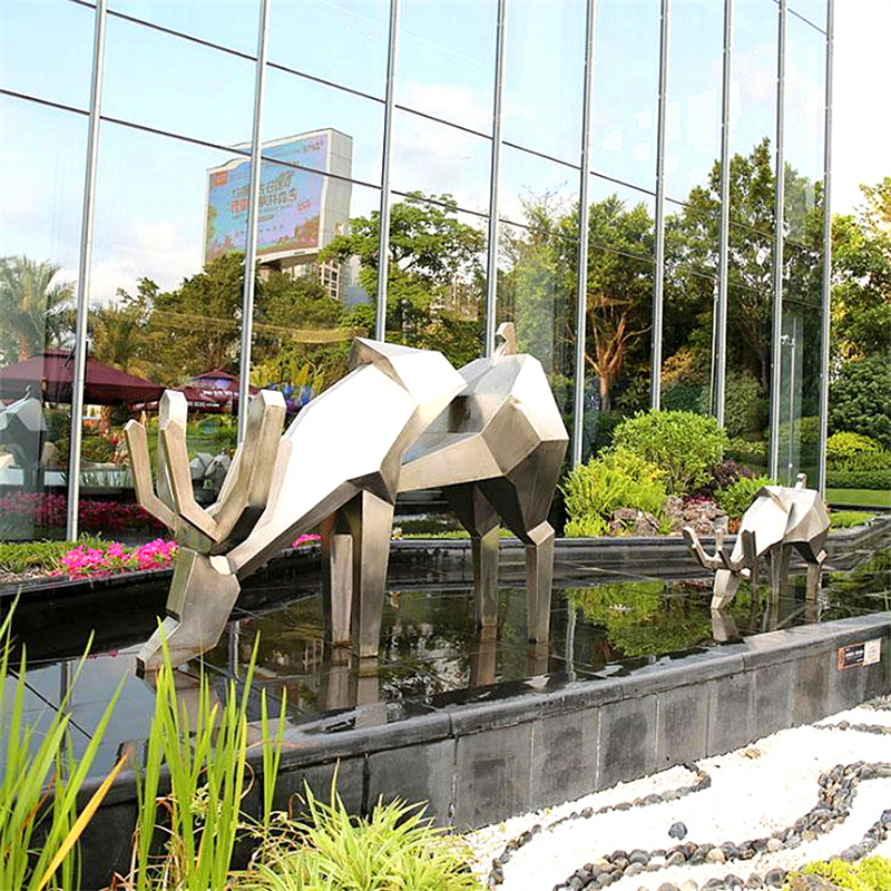 大型不锈钢雕塑鹿月亮凤凰魔方圆环镂空球浪花鱼广场校园景观定制